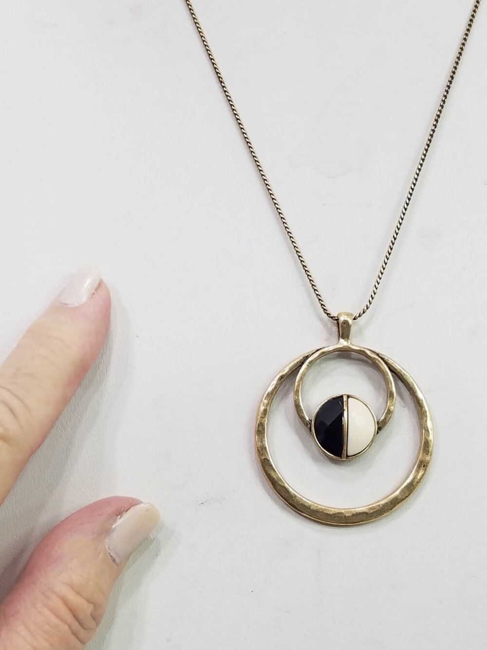 Signed Lucky Brand Gold Tone Double Loop Black & Beige Cabochon Pendant Necklace